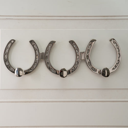 IH 3-Hook Aluminum Horseshoe Wall Hanging