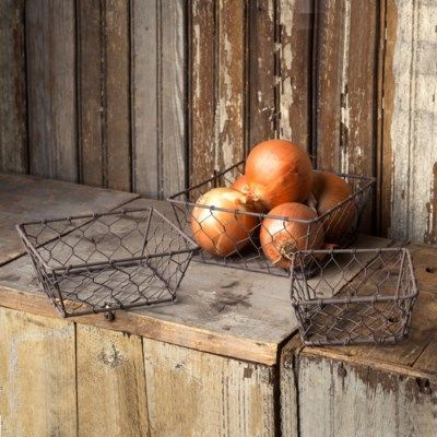 Country Sq Wire Berry Basket